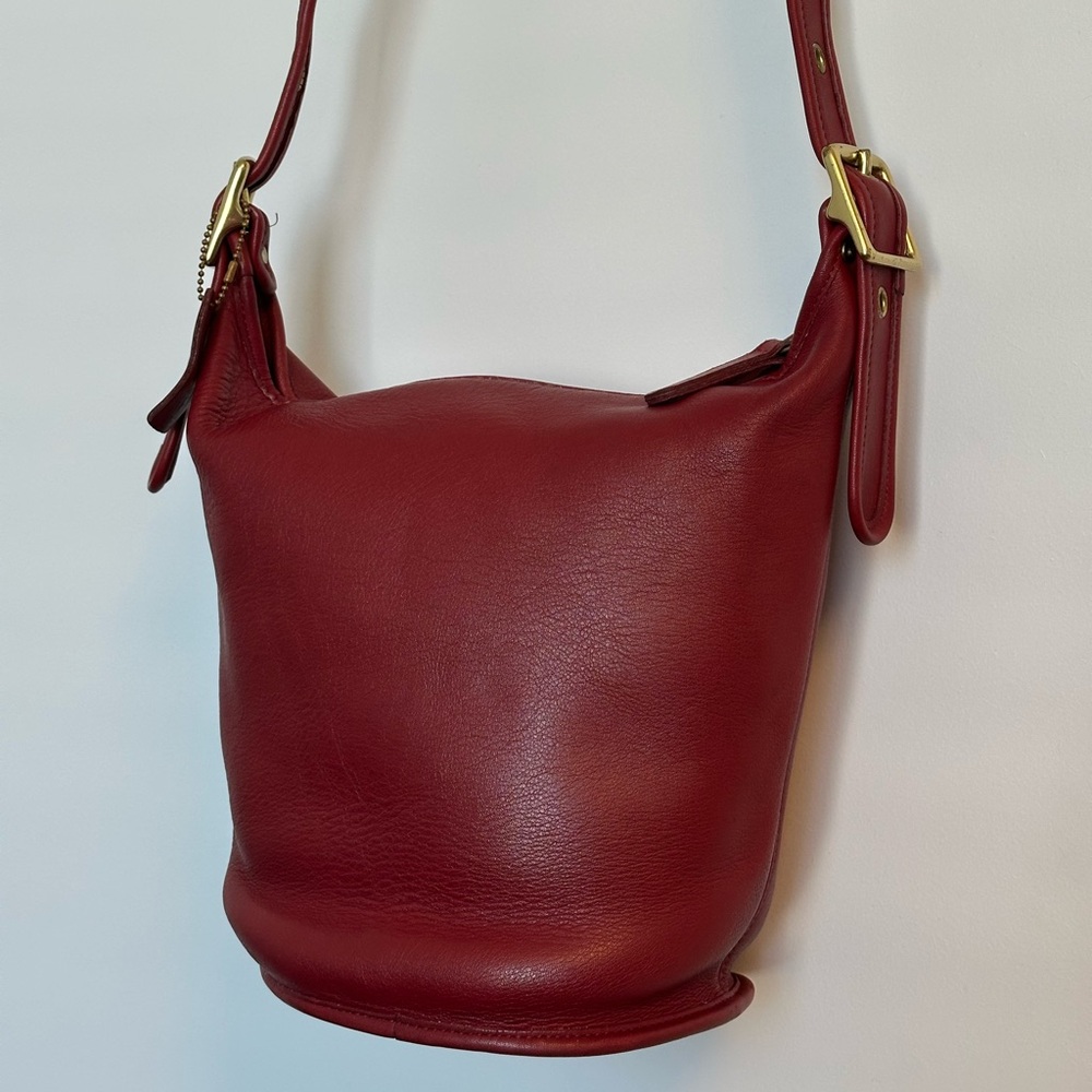 COACH Vintage 9953 Red Leather Shoulder Bag EUC